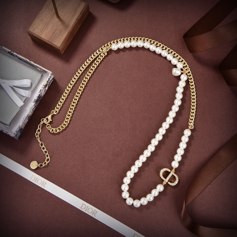 chr1st1an D10r necklaces